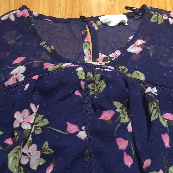 Sienna Sky, sheer blouse. oversized floral - Picture 2 of 3